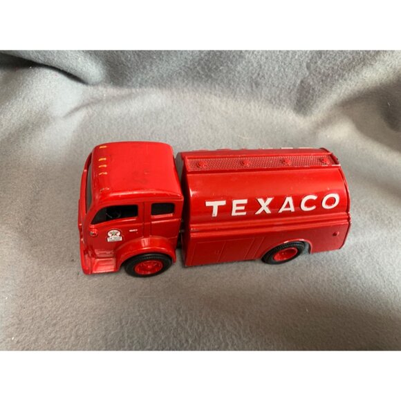 Texaco Diecast Red Toy Truck Bank Collectible 1948 Edition By ERTL - Picture 3 of 10